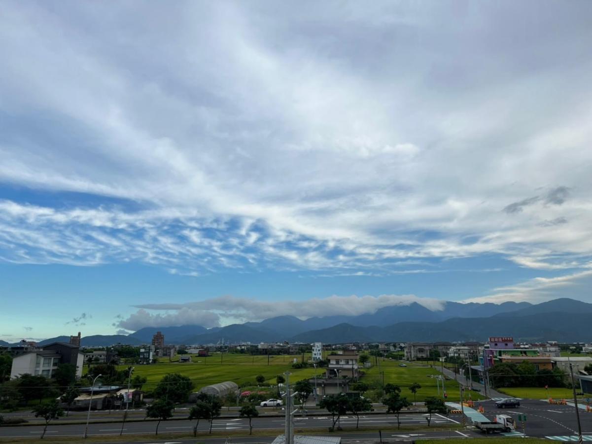 Xin Yi Bed & Breakfast Wujie Bagian luar foto