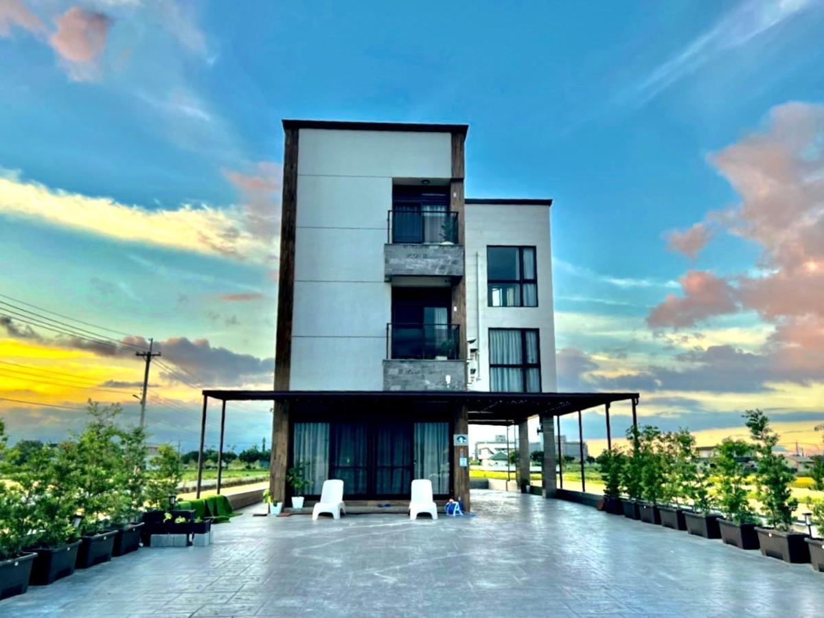 Xin Yi Bed & Breakfast Wujie Bagian luar foto